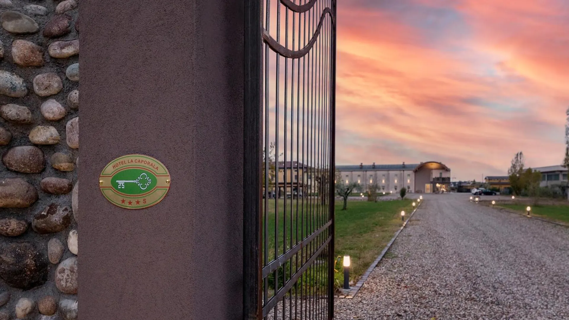 Hotel La Caporala Castel d'Azzano