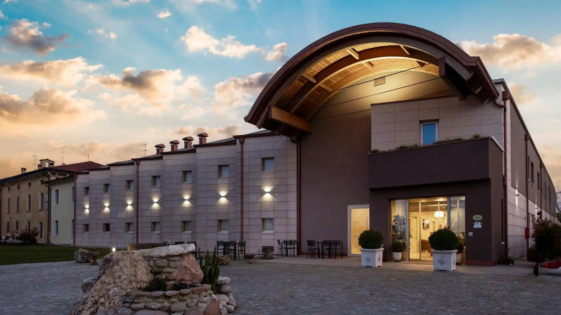 Hotel La Caporala Castel d'Azzano